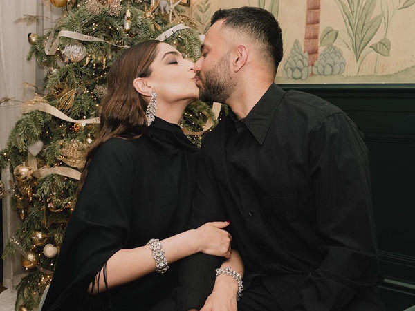 Sonam Kapoor wishes Anand Ahuja a happy anniversary with the sweetest post. An eternity to go