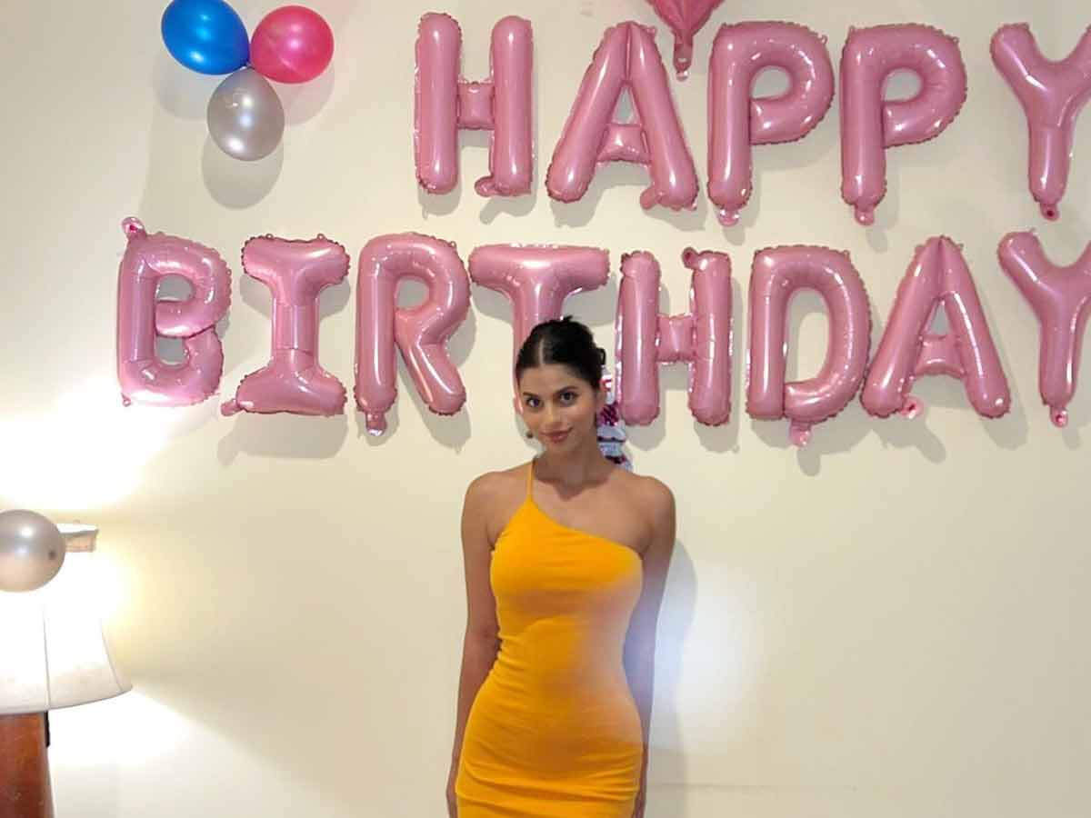 Suhana Khan Celebrates Her 22nd Birthday On The Sets Of The Archies