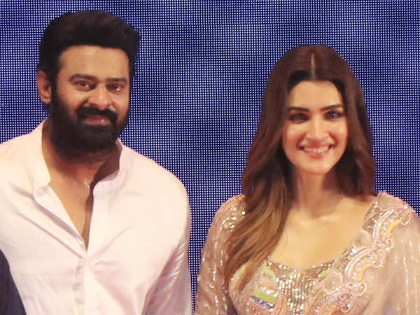 Here's what Kriti Sanon has to say about her dating rumours with Adipurush co-star Prabhas