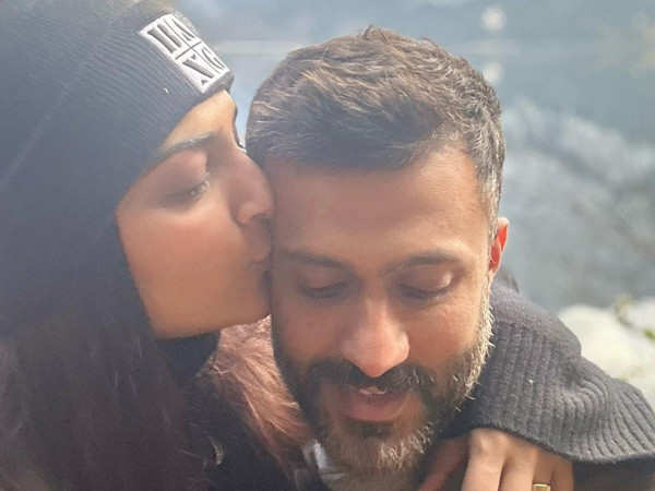 Sonam Kapoor shares some stunning holiday pictures with Anand Ahuja from Austria