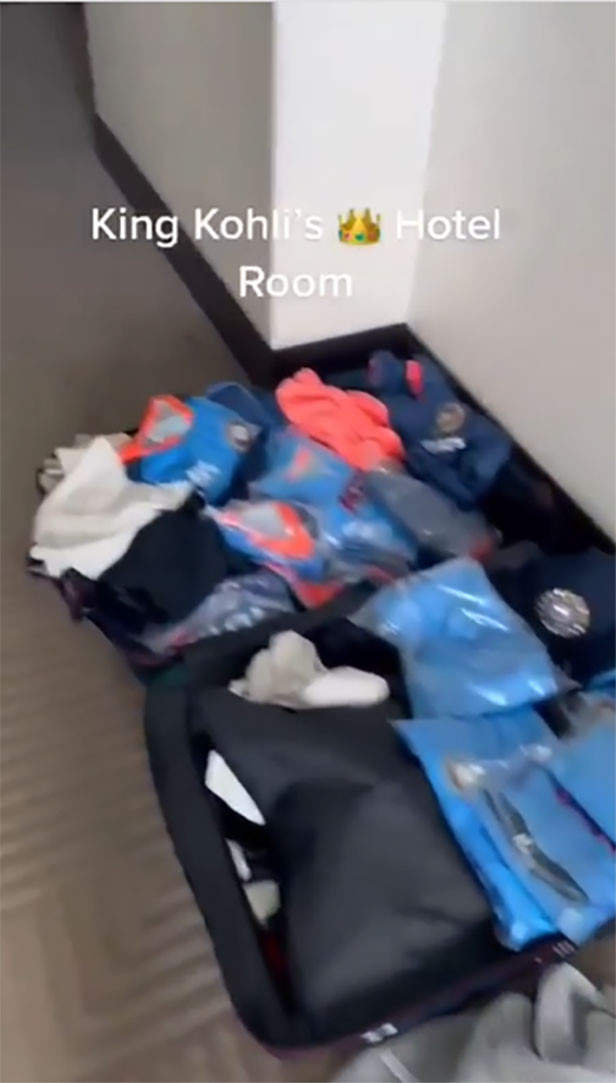 Fan posts picture from Virat Kohli's room.