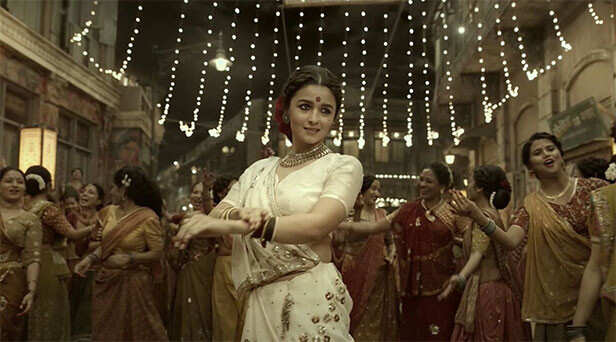 Navratri 2022 Garba : Alia Bhatt.