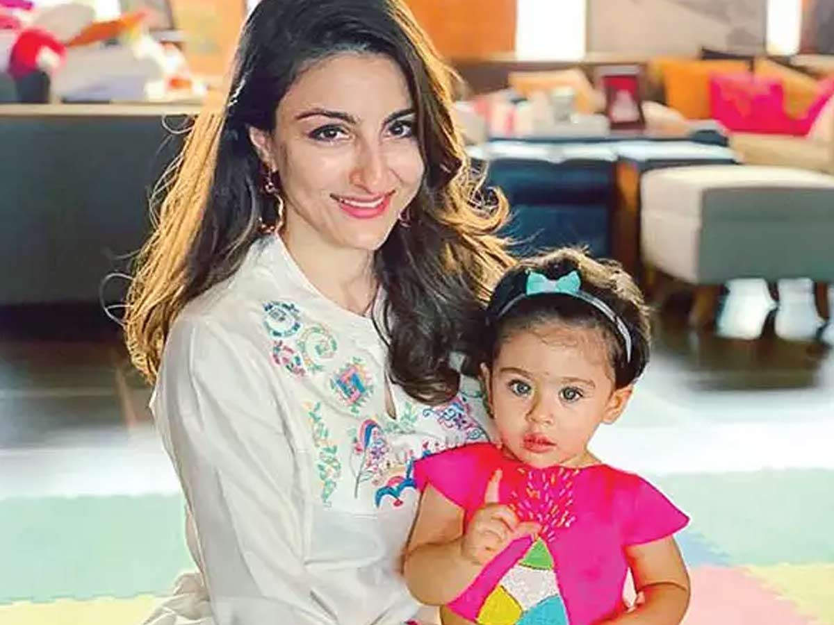Soha Ali Khan with her daughter.