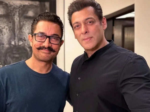 Aamir Khan and Salman Khan's pictures from their Eid celebrations go viral; see pic