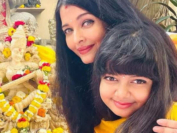 Photos: Aishwarya Rai Bachchan and Aaradhya Bachchan's chic