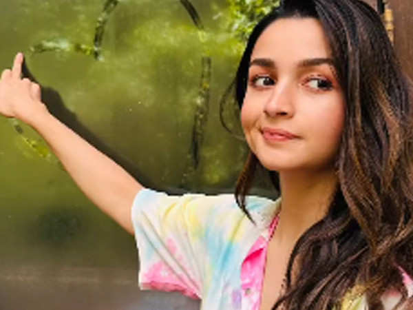 Pics: Alia Bhatt answers questions about her upcoming projects, dealing with negativity and more