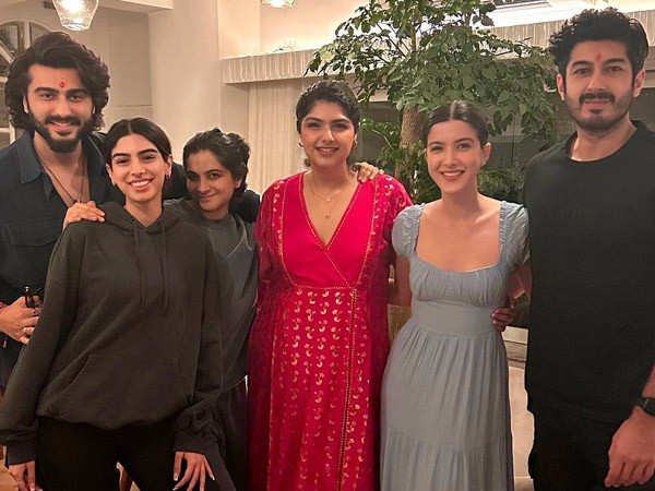 Arjun Kapoor, Khushi Kapoor, Shanaya Kapoor and others celebrate Raksha Bandhan
