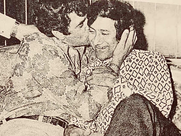 Dharmendra shares a rare pic of him and Dev Anand