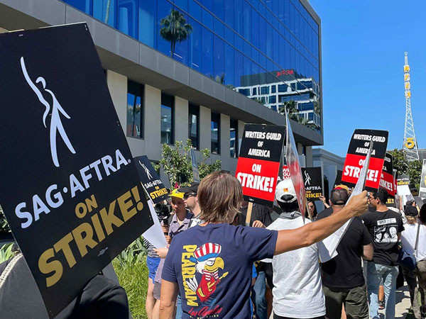 Hollywood Studios urges writers to end SAG AFTRA strike