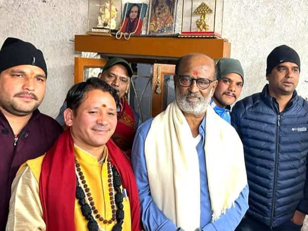 Rajinikanth seeks blessings at Badrinath post Jailer release