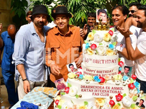 Dharmendra celebrates his birthday with Sunny Deol and his fans. Pics: