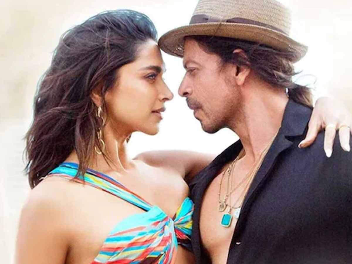 Ajay Devgn, Shah Rukh Khan