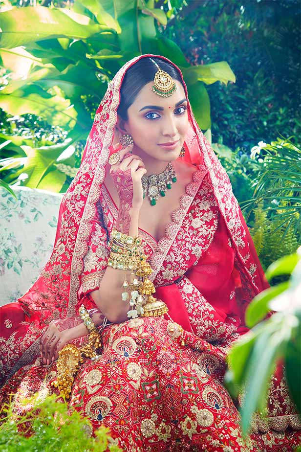 Kiara Advani looks regal as she redefines memories special to a bride in  the new Mohey campaign | Filmfare.com