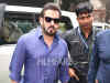 Salman Khan turns up in style at Rrahul Kanal and Dolly Chainani's wedding. See pics: