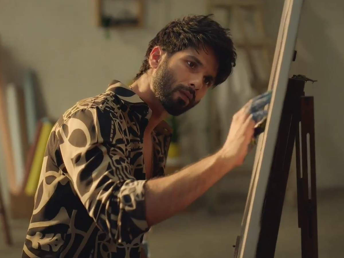 Siddharth Malhotra to Shahid Kapoor, 5 Bollywood actors who aced the printed  shirt trend