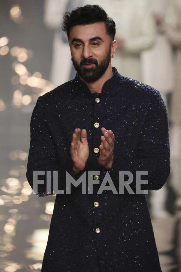 Ranbir Kapoor: Ranbir Kapoor shares his fashion inspirations, says father  Rishi Kapoor was an icon & wife Alia Bhatt dresses cool - The Economic Times