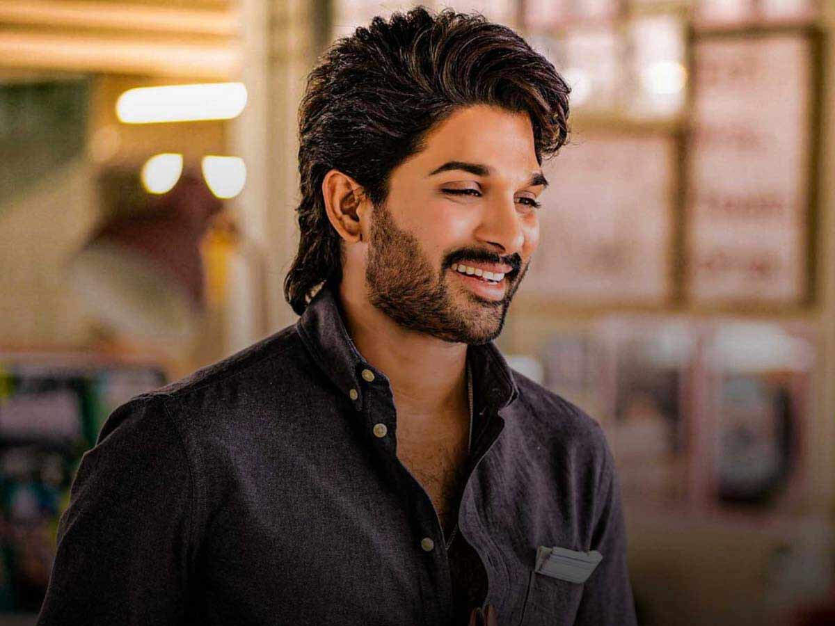 Allu Arjun leaks a dialogue from Pushpa 2: The Rule, crowd goes wild |  Filmfare.com