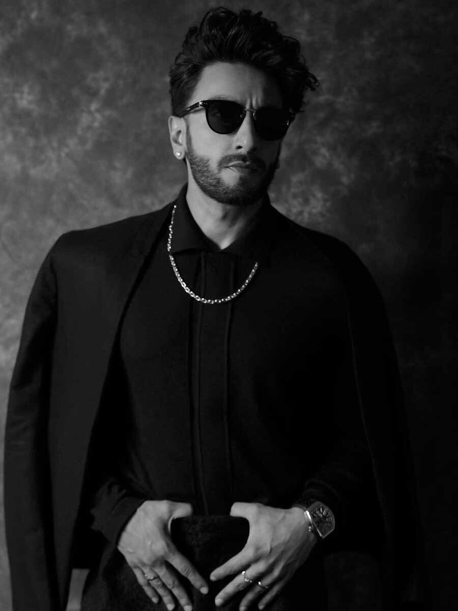 Ranveer Singh is back with another internet-breaking look. This