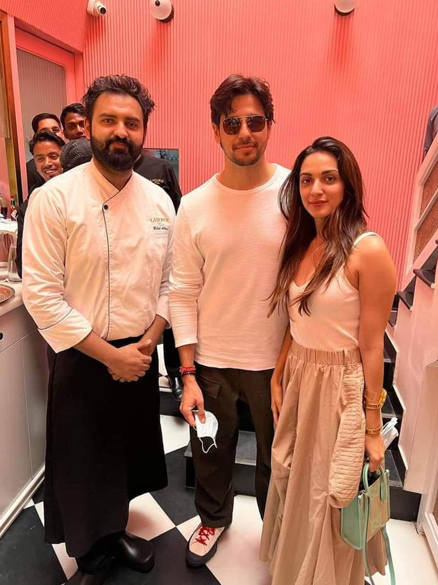 Sidharth Malhotra, Kiara Advani step out for dinner date in Bandra : The  Tribune India