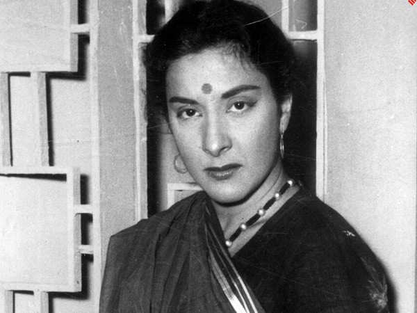 Nargis Dutt Birthday Anniversary: 6 Best Performances by the Iconic Actress