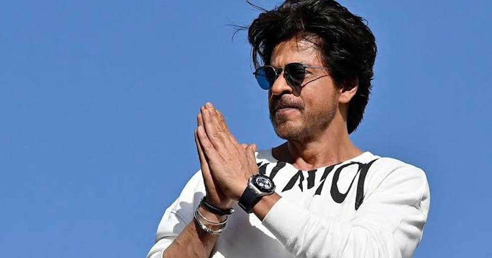 Shah Rukh Khan is back with his witty and hilarious replies for yet another AskSRK session