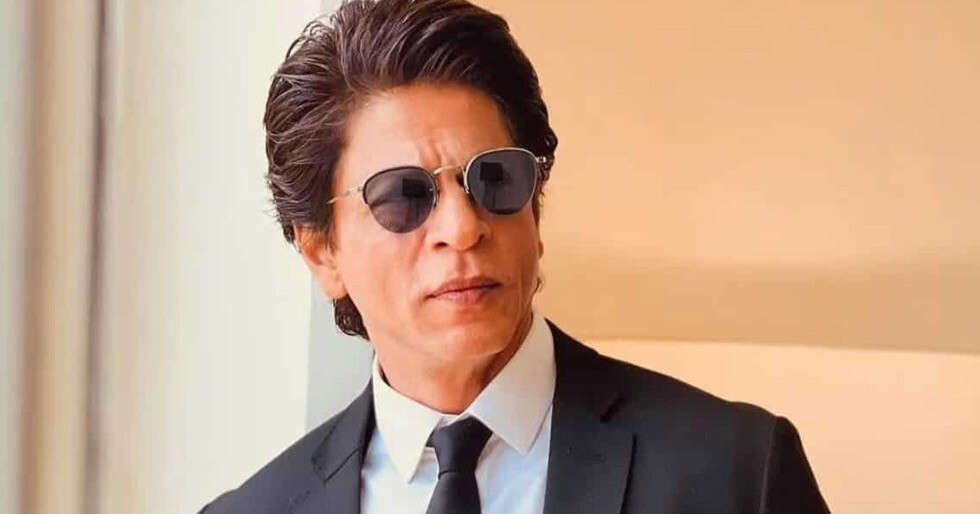 when-shah-rukh-khan-revealed-the-origin-story-of-his-signature-spread