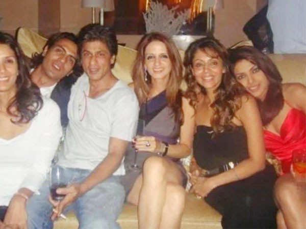 This photo with Priyanka Chopra Jonas, Shah Rukh Khan and Gauri Khan among others has gone viral