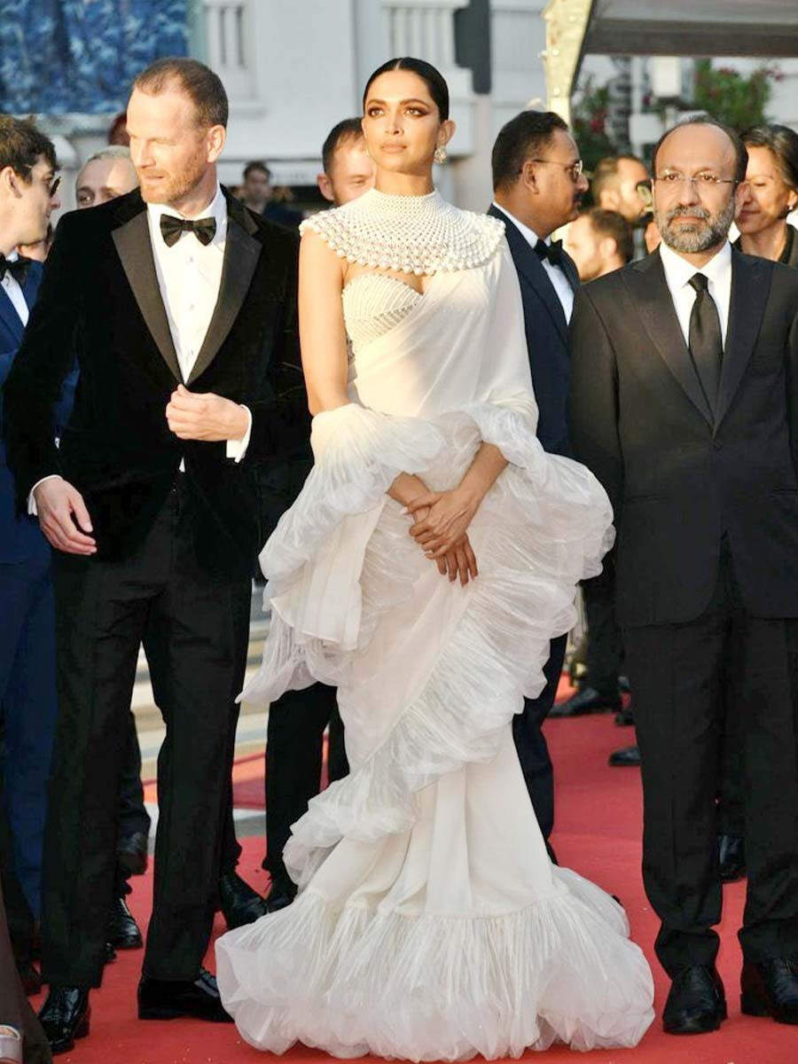 Deepika met outlet gala dress