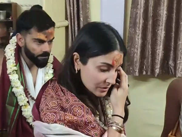 Anushka Sharma and Virat Kohli seek blessings at a temple