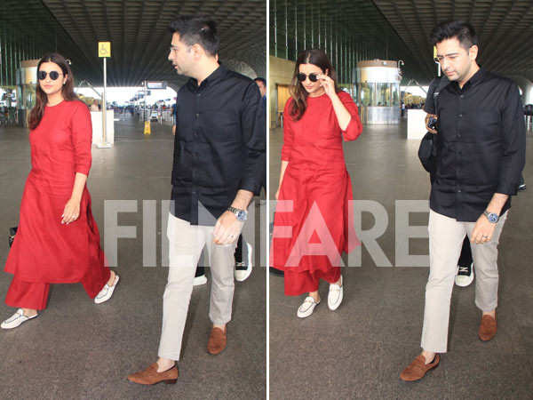 Parineeti Chopra gets clicked with Raghav Chadha at the airport