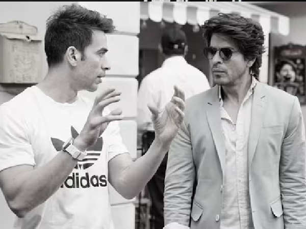 Director Punit Malhotra posts a pic with Shah Rukh Khan, fans wonder if it is for a new project