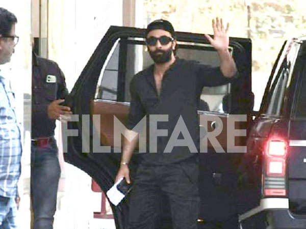 Ranbir Kapoor clicked out in the city in all black