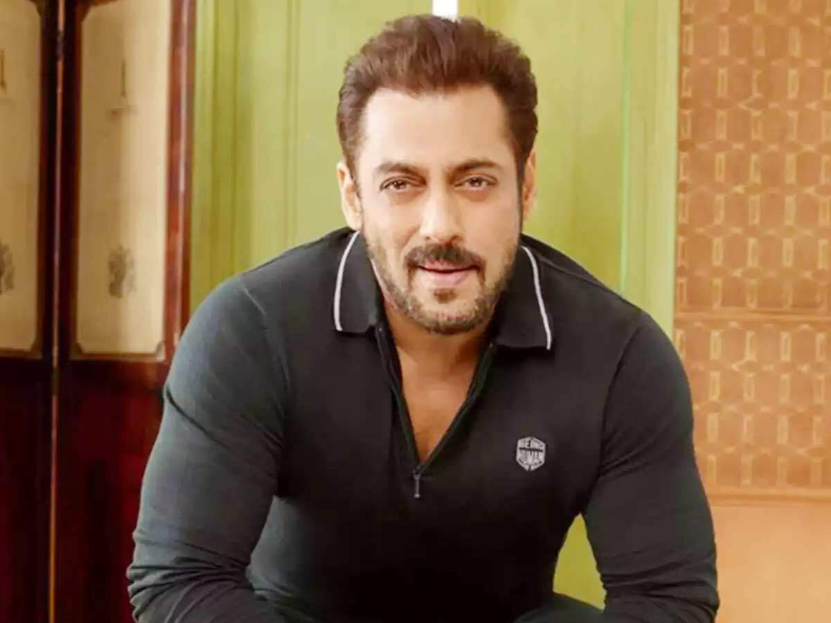 Salman Khan looks dashing as he shares a new picture | Filmfare.com