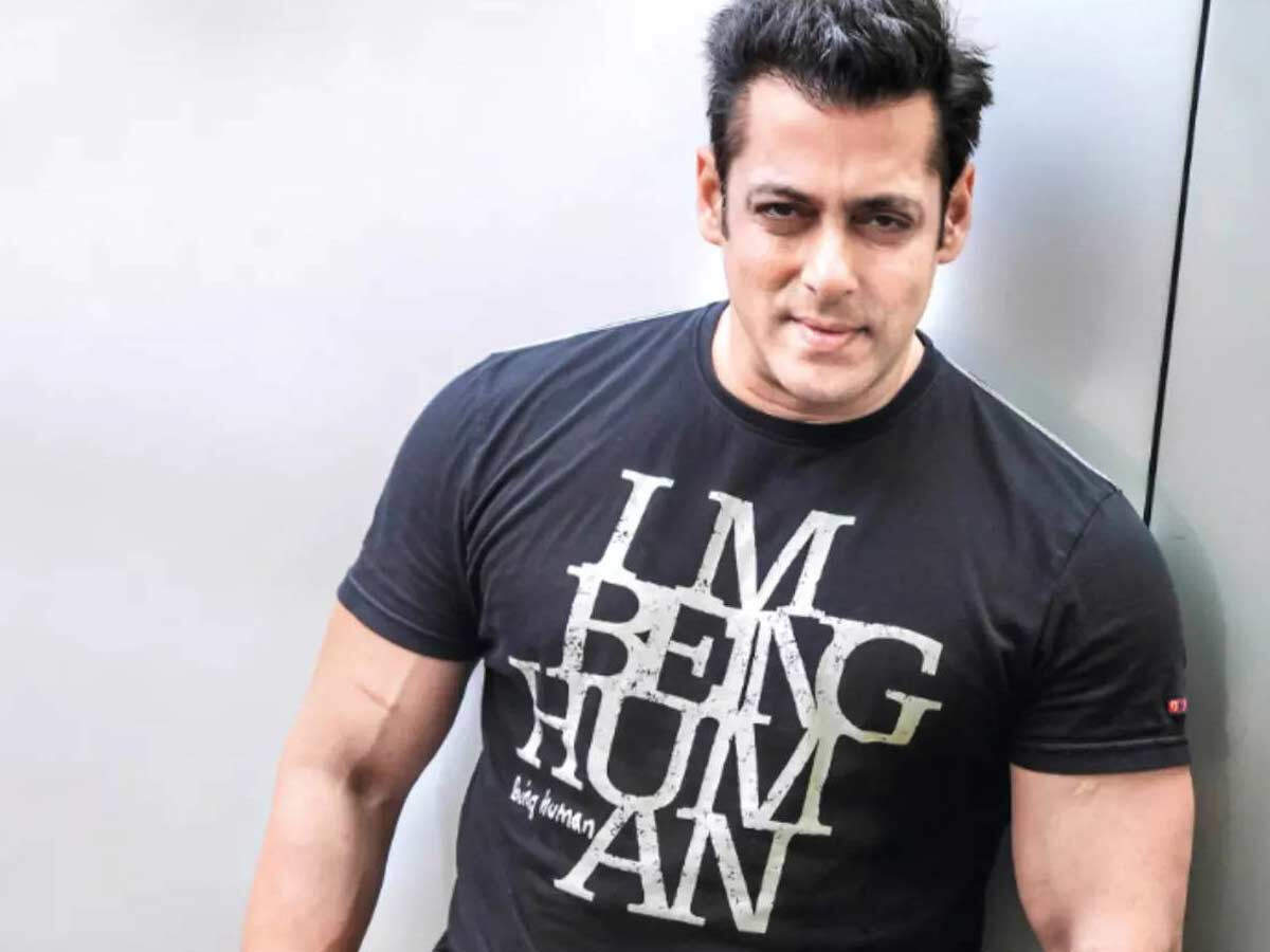 Salman Khan looks dashing as he shares a new picture | Filmfare.com