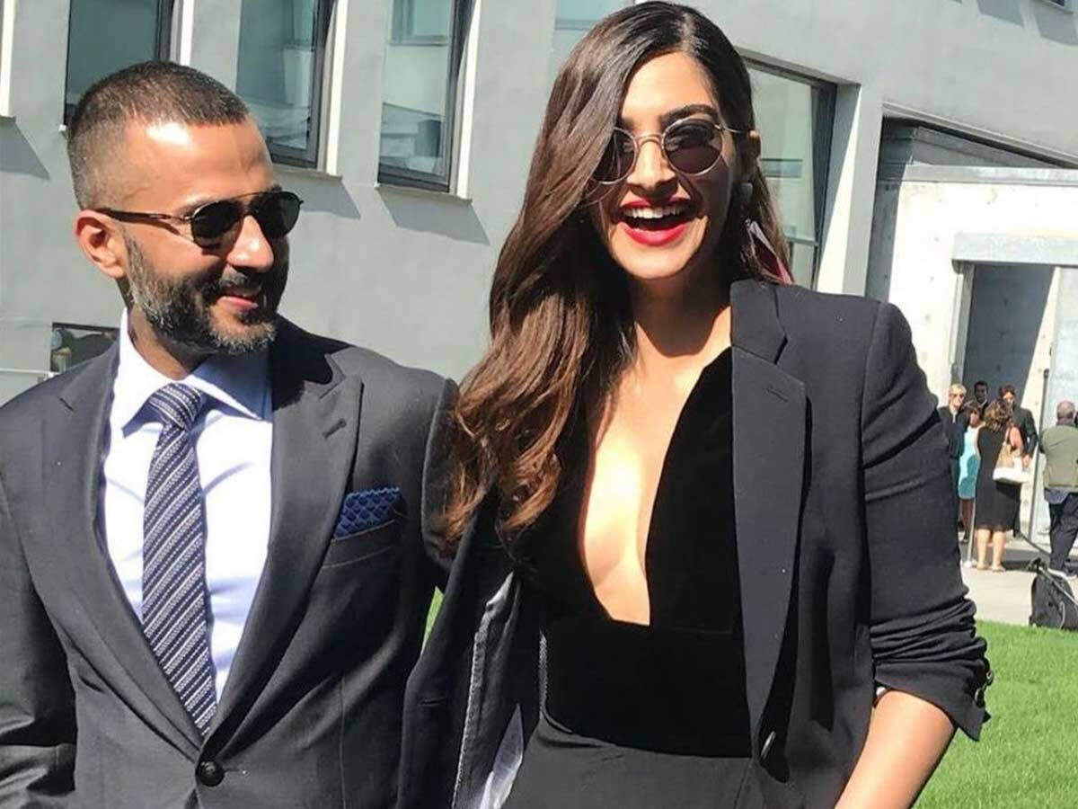 Sonam Kapoor enjoys a stroll down the streets of New York with