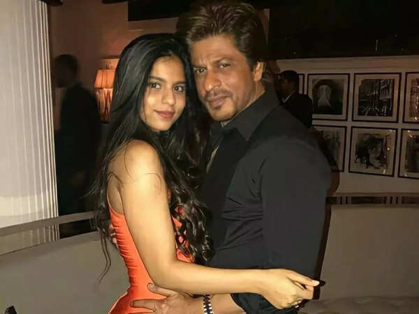 Watch: Shah Rukh Khan is the sweetest father to Suhana Khan in this old video