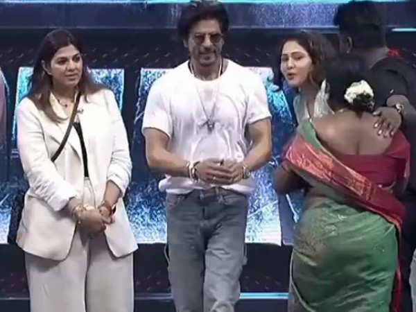 Shah Rukh Khan’s warm gesture towards Atlee’s mother has won fans’ hearts