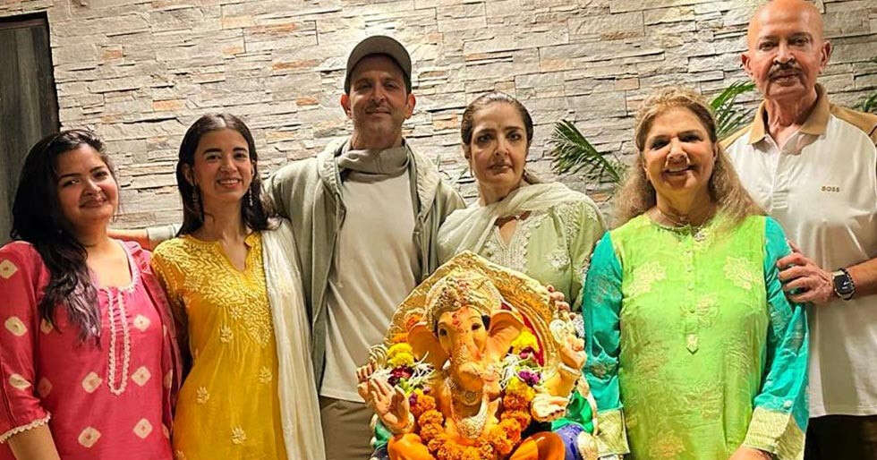 Hrithik Roshan does Ganapati visarjan at home with family and girlfriend Saba Azad