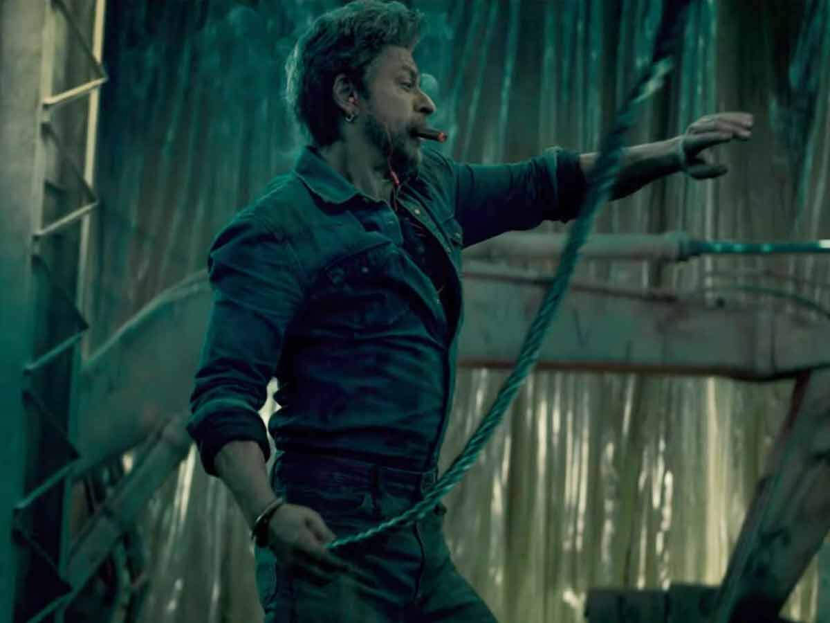 SRK delivers his famous 'Bete ko haath lagane se pehle' 'Jawan