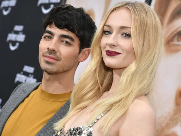 Sophie Turner and Joe Jonas Win Best-Dressed Couple at the SAG Awards