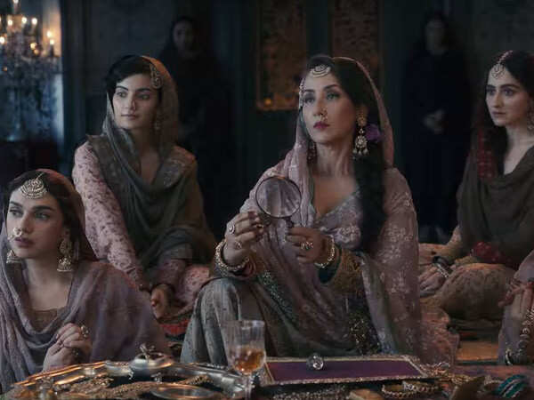 20 iconic stills from Sanjay Leela Bhansali's Heeramandi trailer