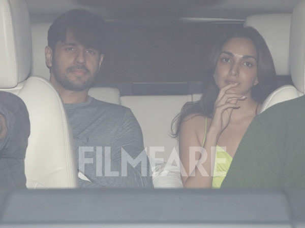 Kiara Advani and Sidharth Malhotra get clicked leaving Karan Johar's home in Mumbai. See pics: