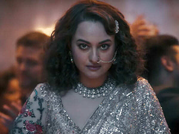 Sonakshi Sinha holds everyone captive with her dance moves in Tilasmi ...