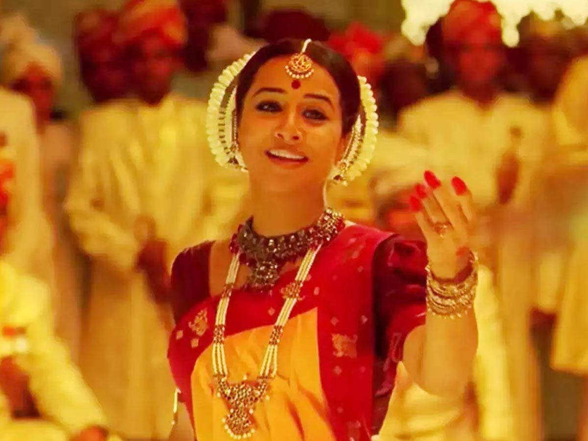 Vidya Balan, Madhuri Dixit to dance on Ami Je Tomar in Bhool Bhulaiyaa ...