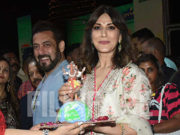 Salman Khan and Sonali Bendre promote eco-friendly Ganpati celebrations