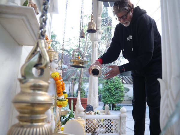 Amitabh Bachchan shares pics of his beautiful white marble temple in Jalsa