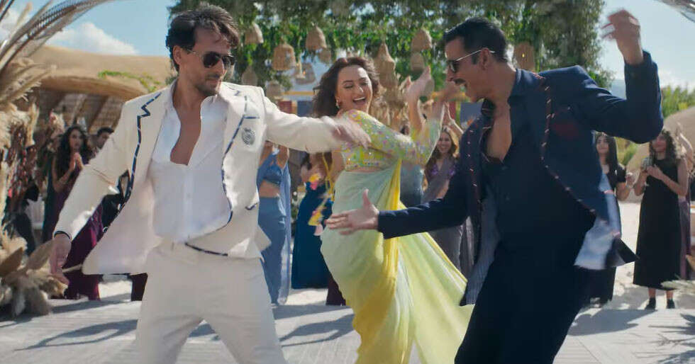 BMCM song Mast Malang Jhoom: Akshay Kumar, Tiger Shroff & Sonakshi Sinha team up for a party anthem