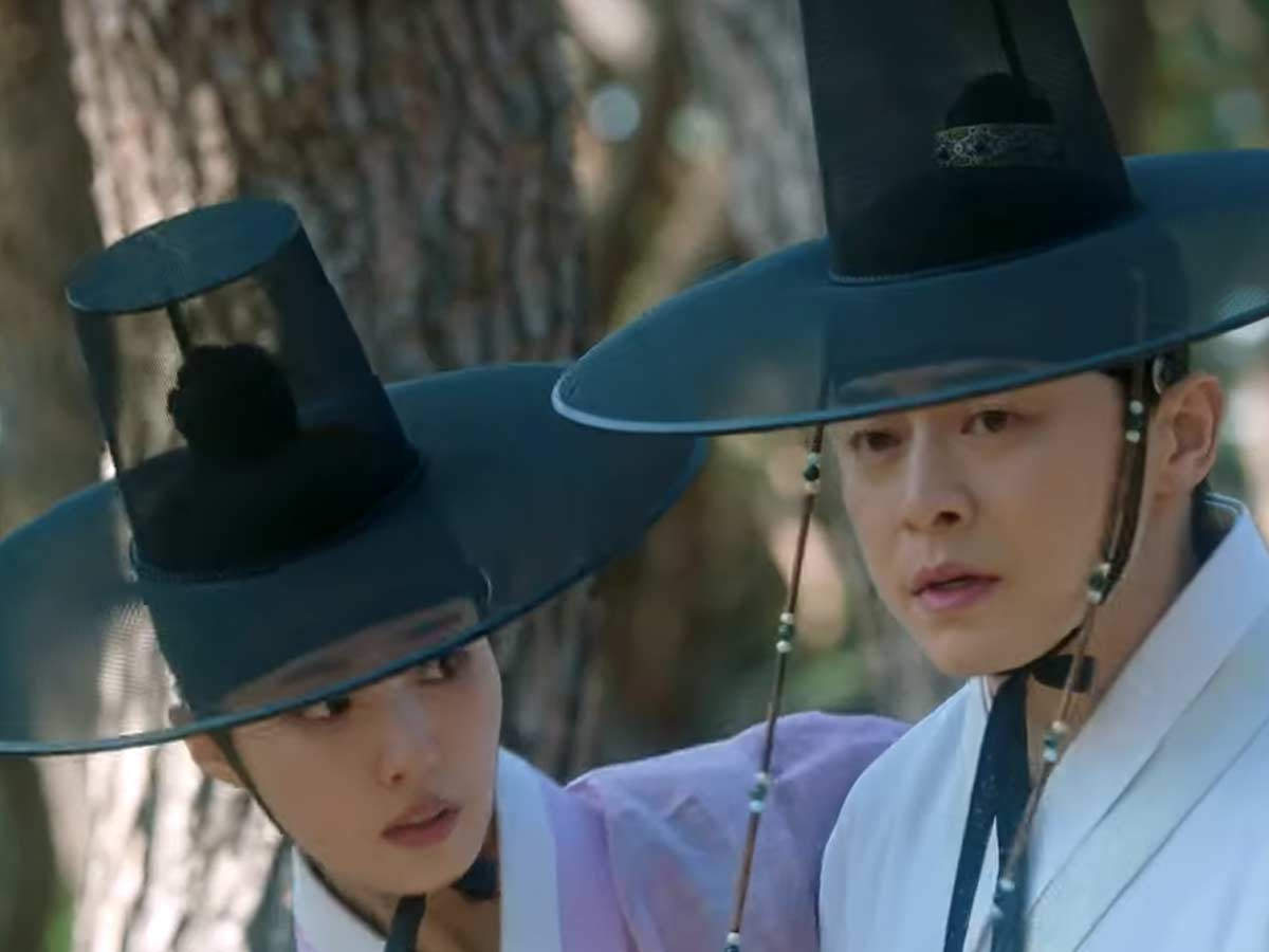 Captivating The King trailer: Shin Se-kyung falls for Jo Jung-suk