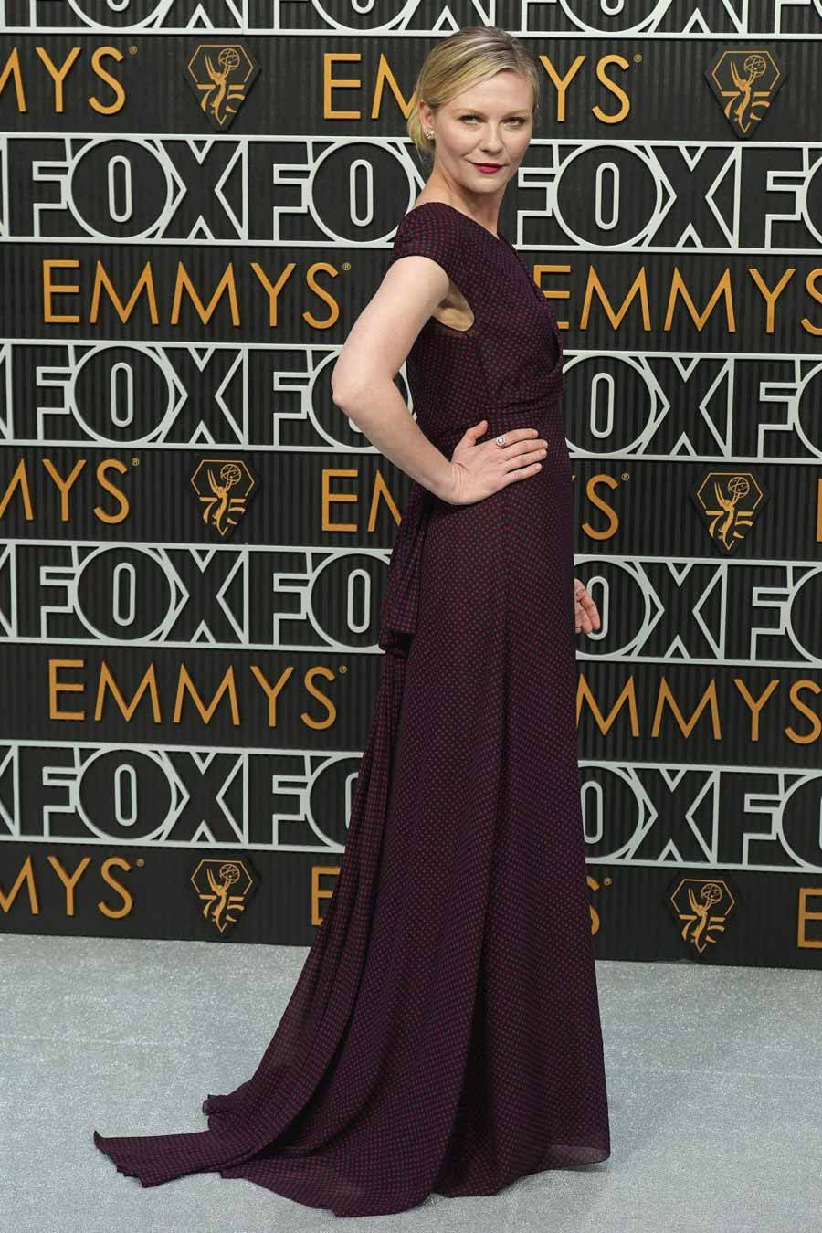 Emmy Fashion: Kirsten Dunst
