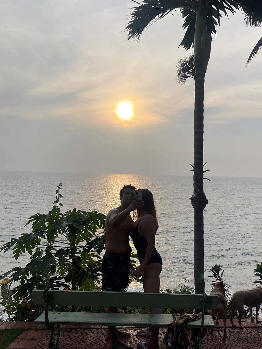 Randeep Hooda enjoyed the last sunset of 2023 with his wife Lin Laishram in  Kerala. See pics: | Filmfare.com